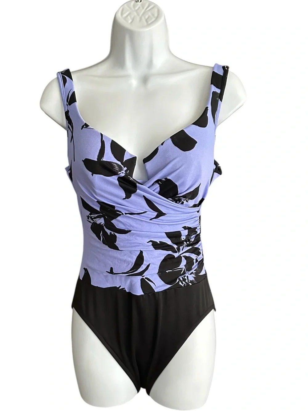 Miraclesuit | One Piece with Built-in underwire bra Sz 10 EUC